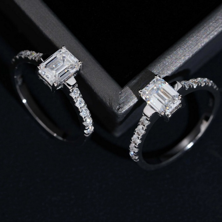 Elegant Silver Moissanite Ring