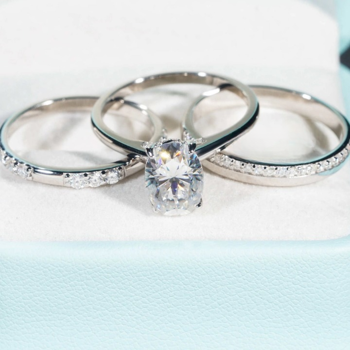 Bridal Oval Moissanite Ring