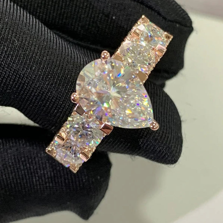 Pear Moissanite Diamond Set