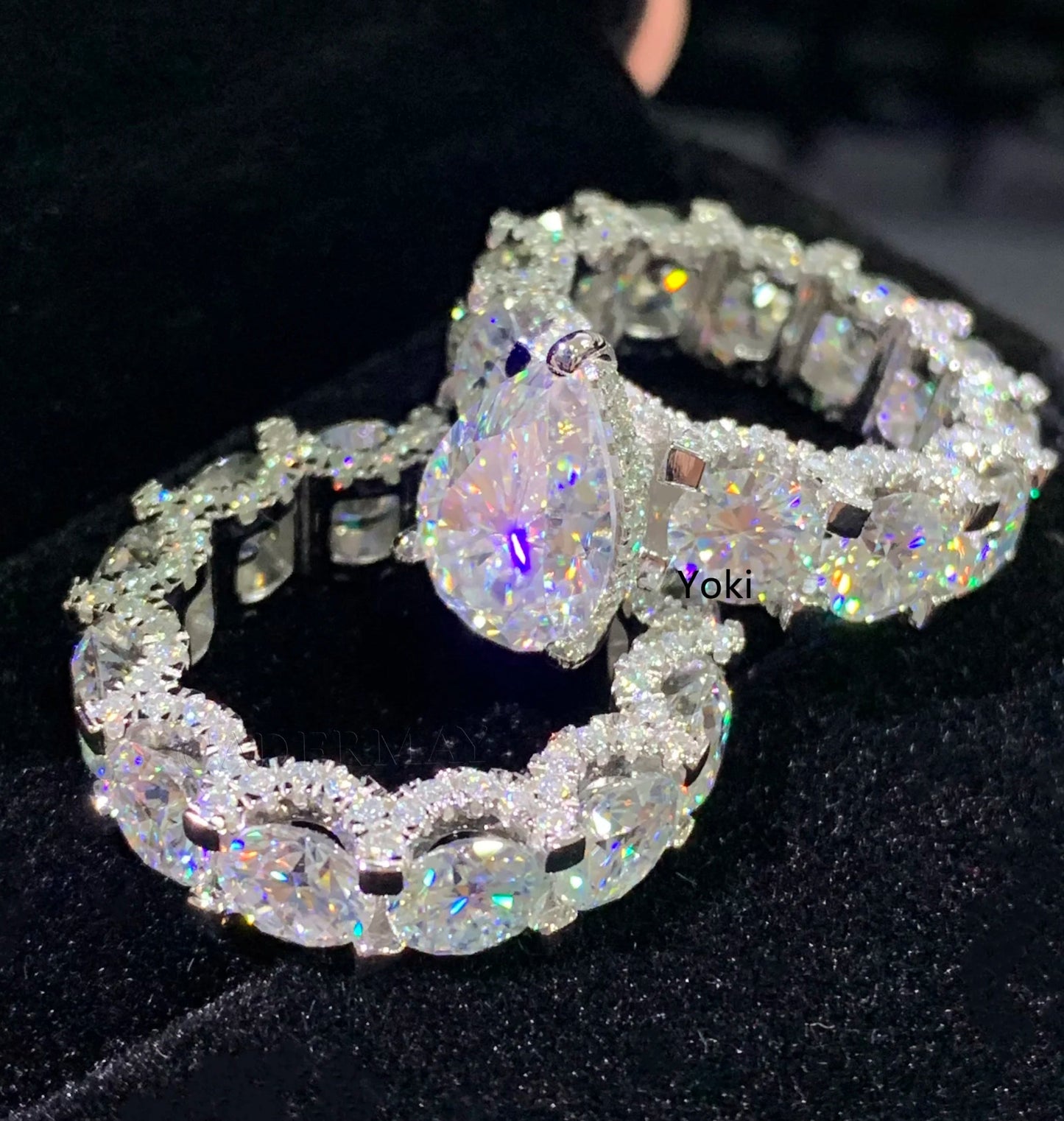Pear Moissanite Diamond Set