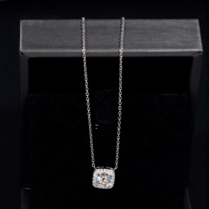 Round Shape Moissanite Pendant Necklaces